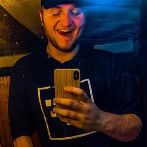 Meet your Posher, Riley